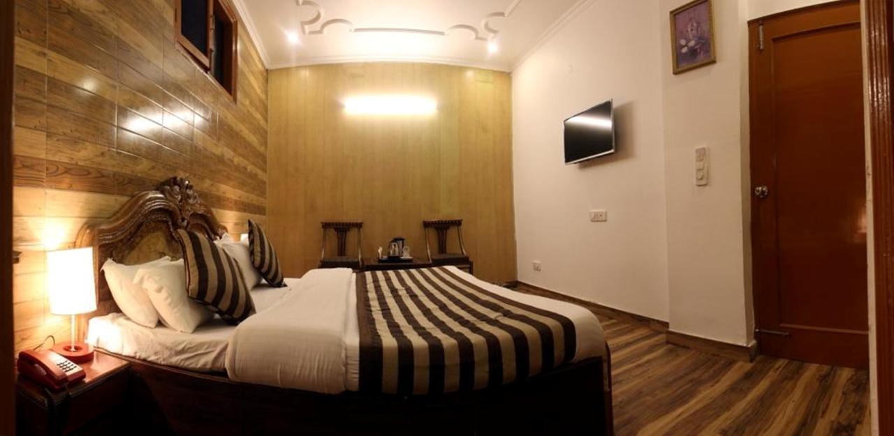דרמסאלה Divyansh Hotel מראה חיצוני תמונה