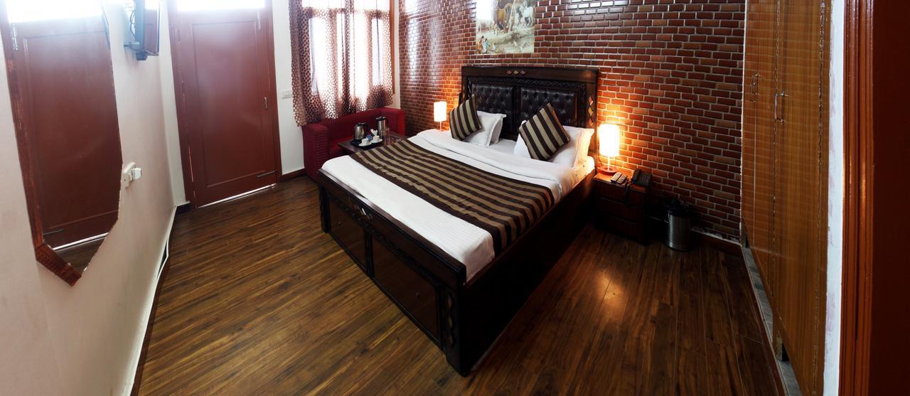 דרמסאלה Divyansh Hotel מראה חיצוני תמונה