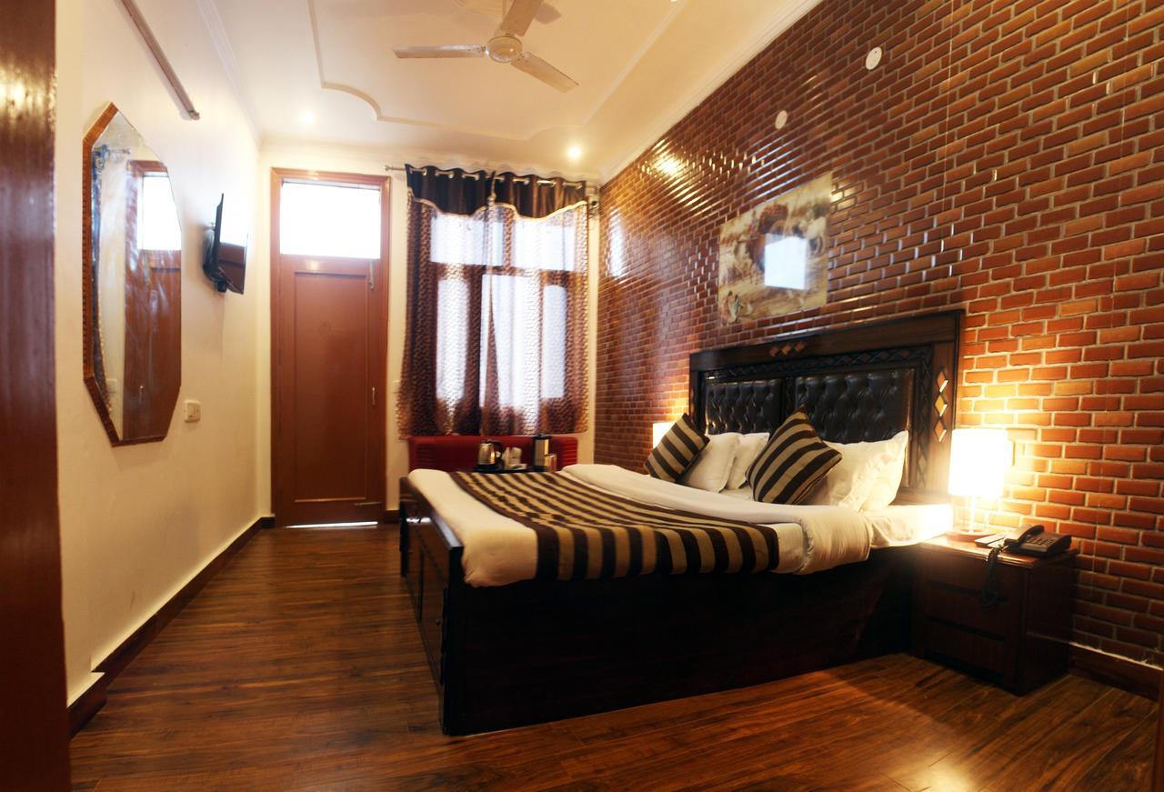 דרמסאלה Divyansh Hotel מראה חיצוני תמונה