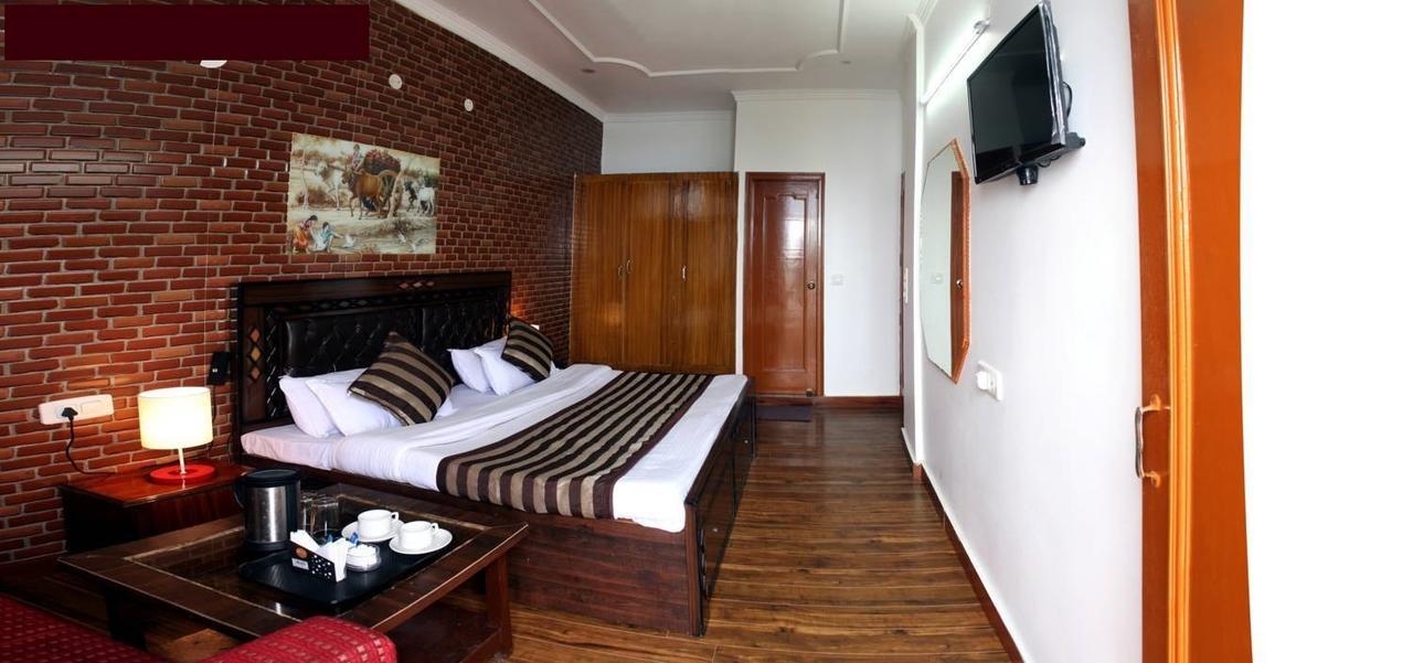 דרמסאלה Divyansh Hotel מראה חיצוני תמונה